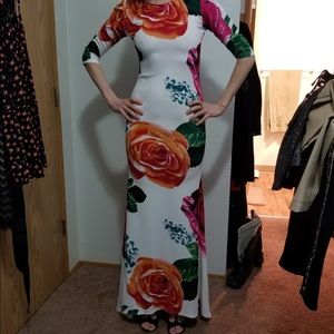 Beautiful floor length floral dress Size Medium